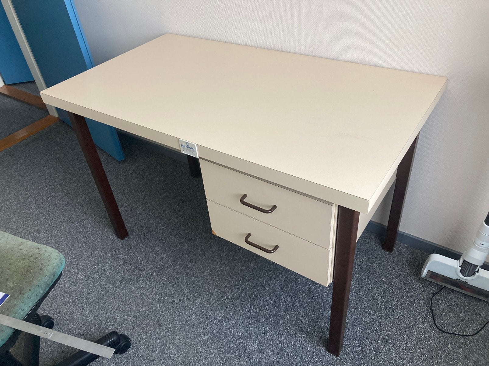 Bureau met 2 lades, Ophalen, Gebruikt, 120 cm, Met lades