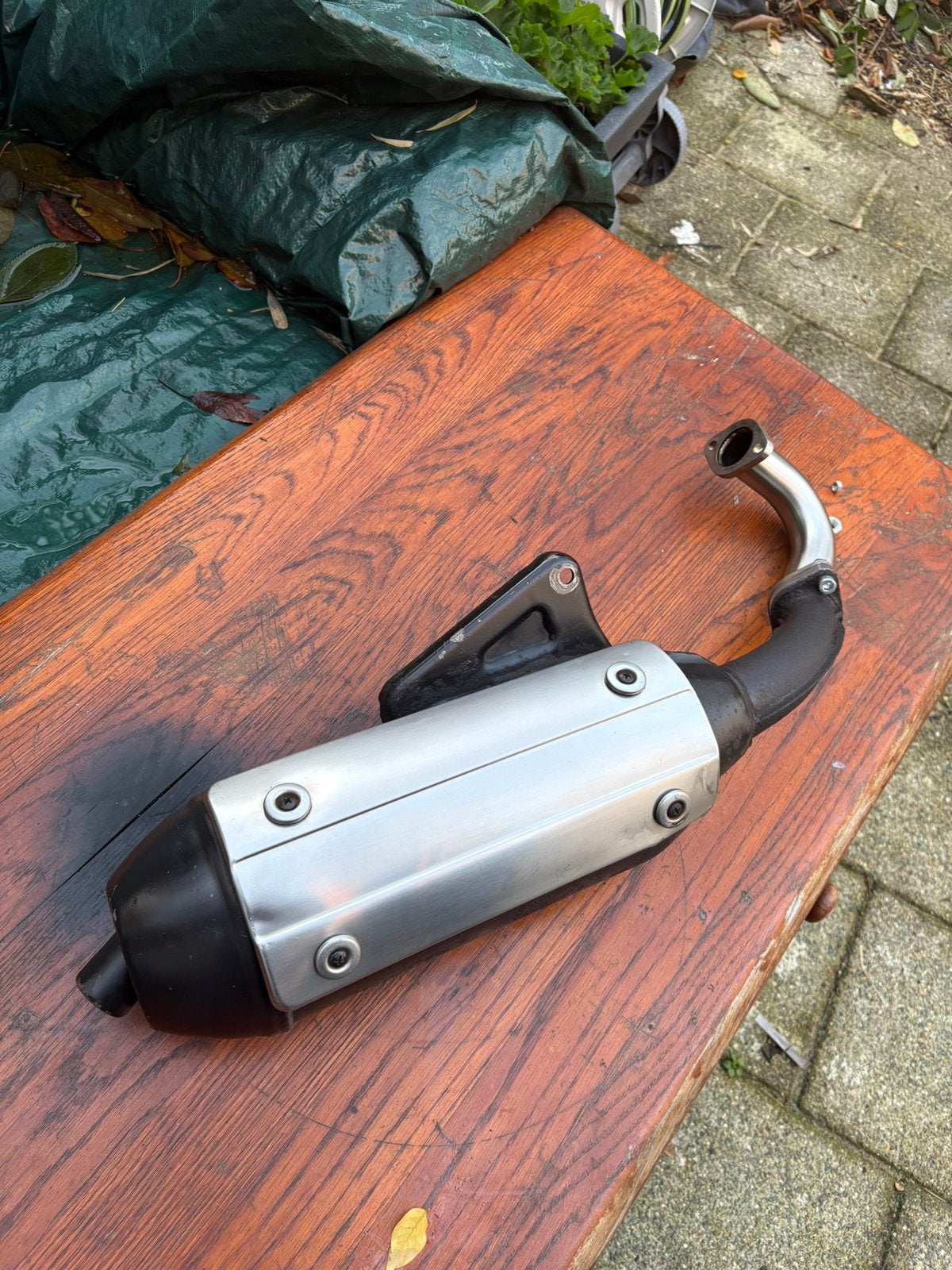 Orginele sm06 met nieuwe rvs bocht nette staat, Ophalen of Verzenden, Zo goed als nieuw, Uitlaat, Piaggio