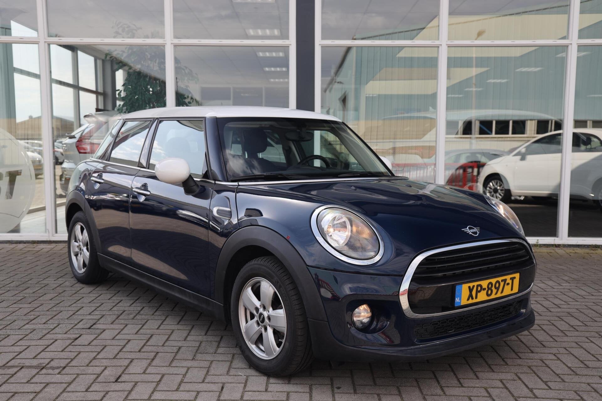 Mini Mini 1.5 Cooper|Airco|Bluetooth|BTW|, Voorwielaandrijving, 136 pk, Gebruikt, Euro 6