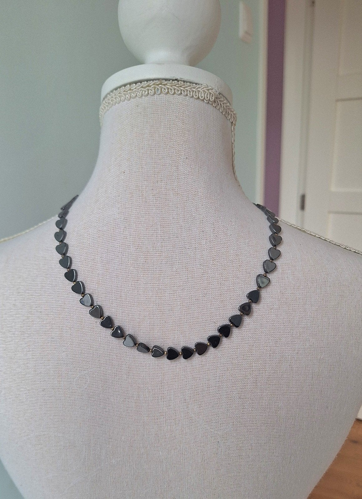 Leuk hematite hartjes ketting, Sieraden, Tassen en Uiterlijk, Kettingen, Ophalen of Verzenden, Zo goed als nieuw, Steen of Mineraal