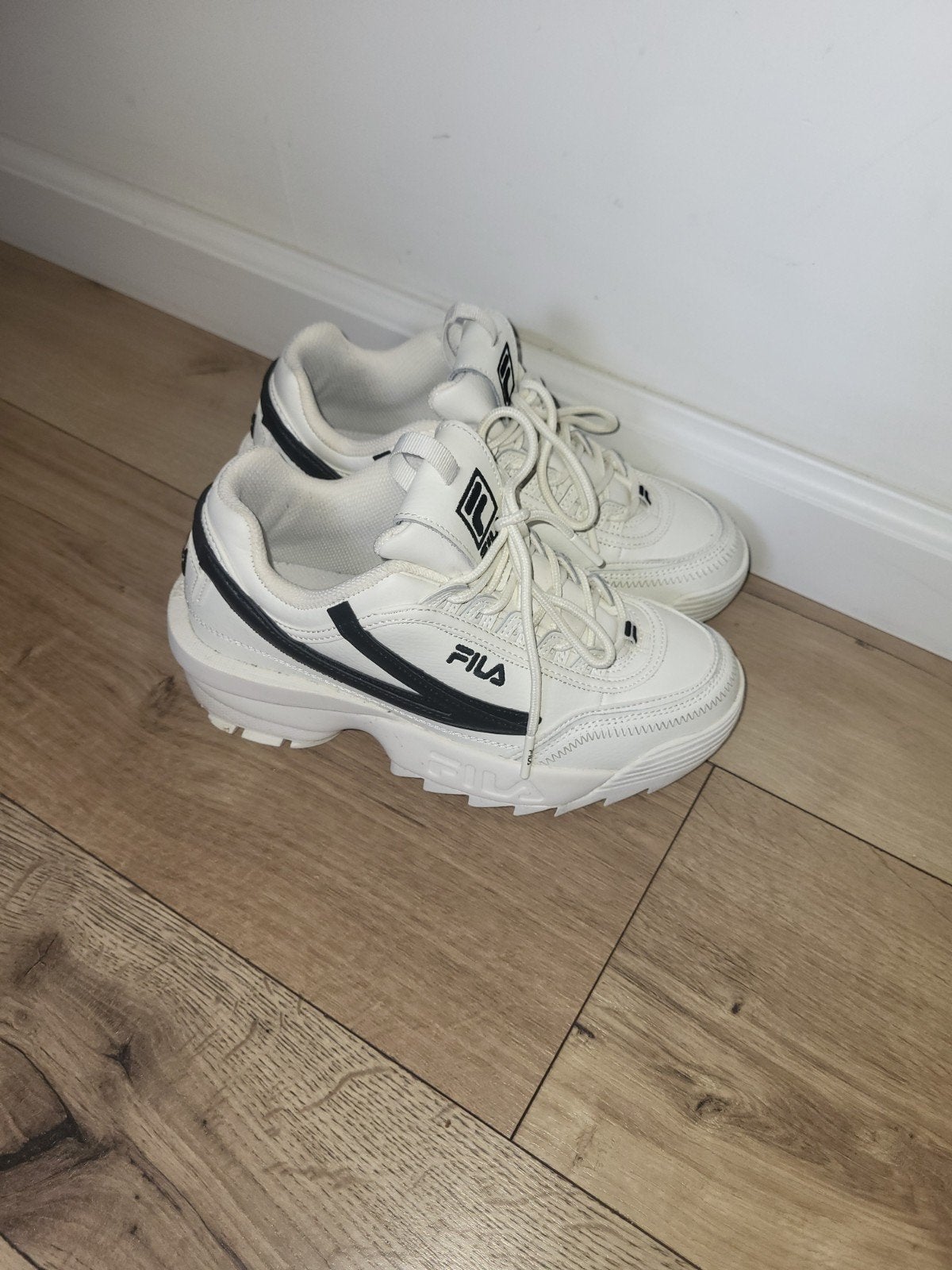 Originele Fila sneakers, maat 38, zo goed als nieuw, Ophalen, Wit, Fila, Sneakers of Gympen