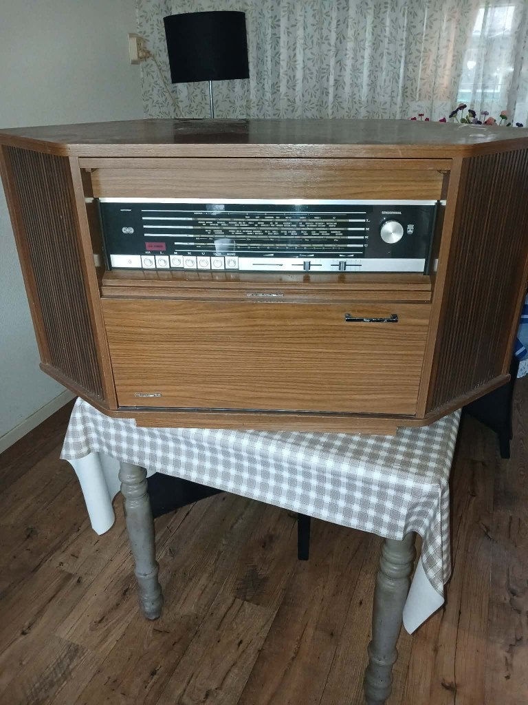 radio meubel Graetz, Ophalen