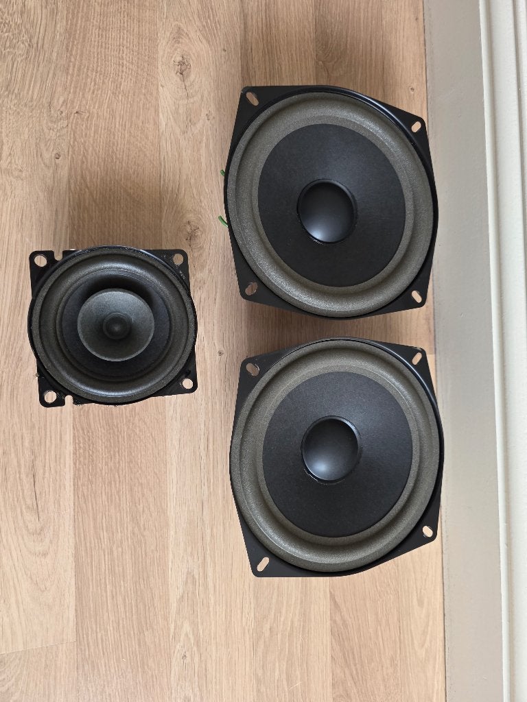 Mercedes Benz SL  2x Woofer en 1x Mid speaker, Ophalen, Gebruikt