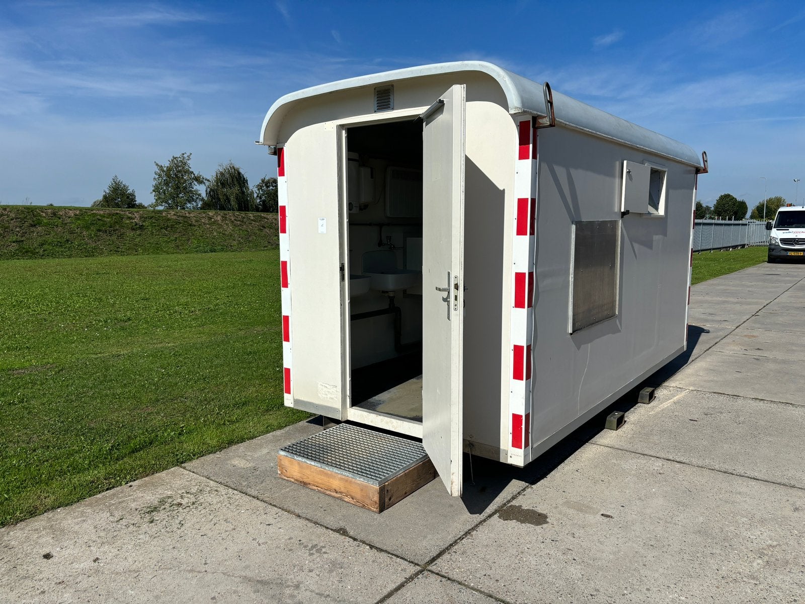 Brouwer sanitair/toiletunit 2x4m, Doe-het-zelf en Verbouw, Ophalen, Gebruikt