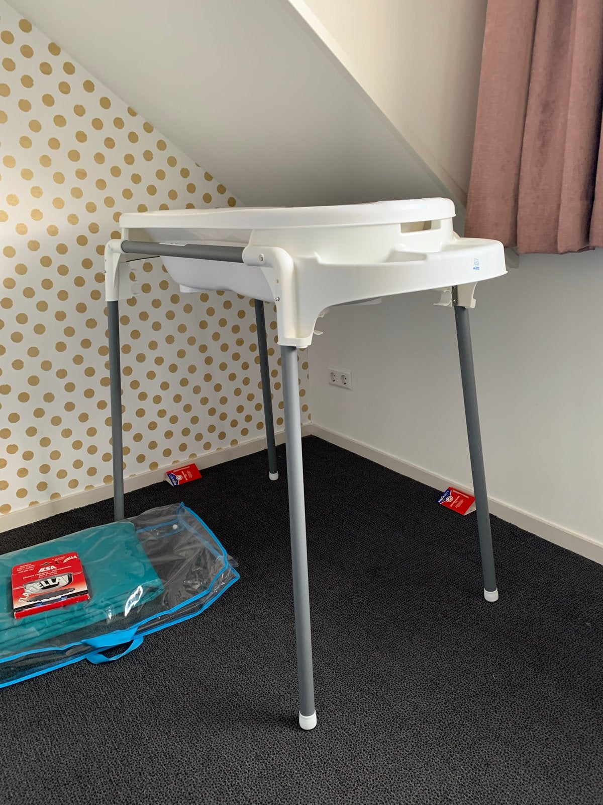 Groot babybad met standaard en afvoerslang - Handig!, Gebruikt, Badje, Standaard, Ophalen