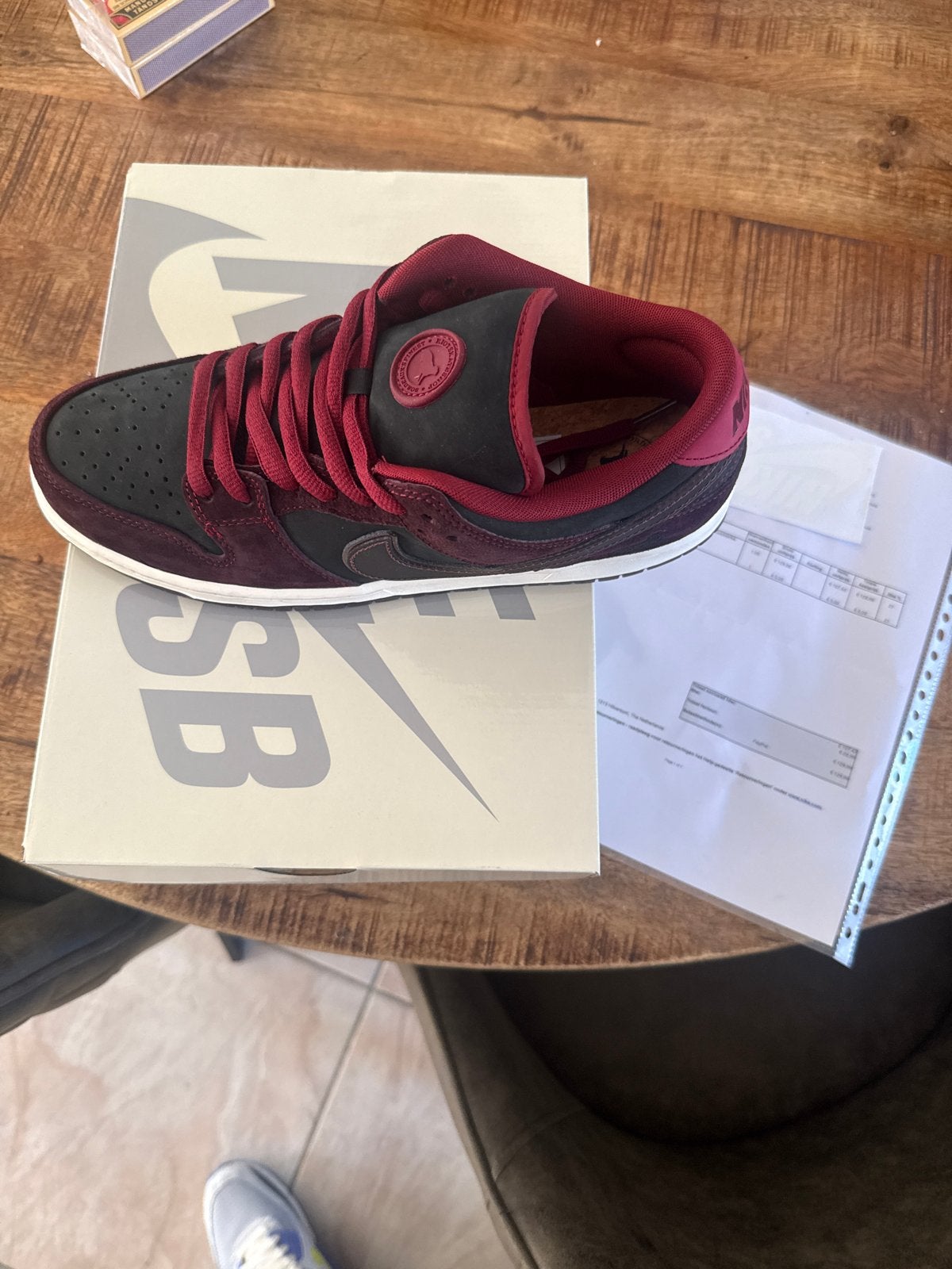 Nike SB Dunk Low Pro QS 'Mahogany/Dark BeetroMaat 44, Ophalen of Verzenden, Nieuw, Overige kleuren, Sneakers of Gympen