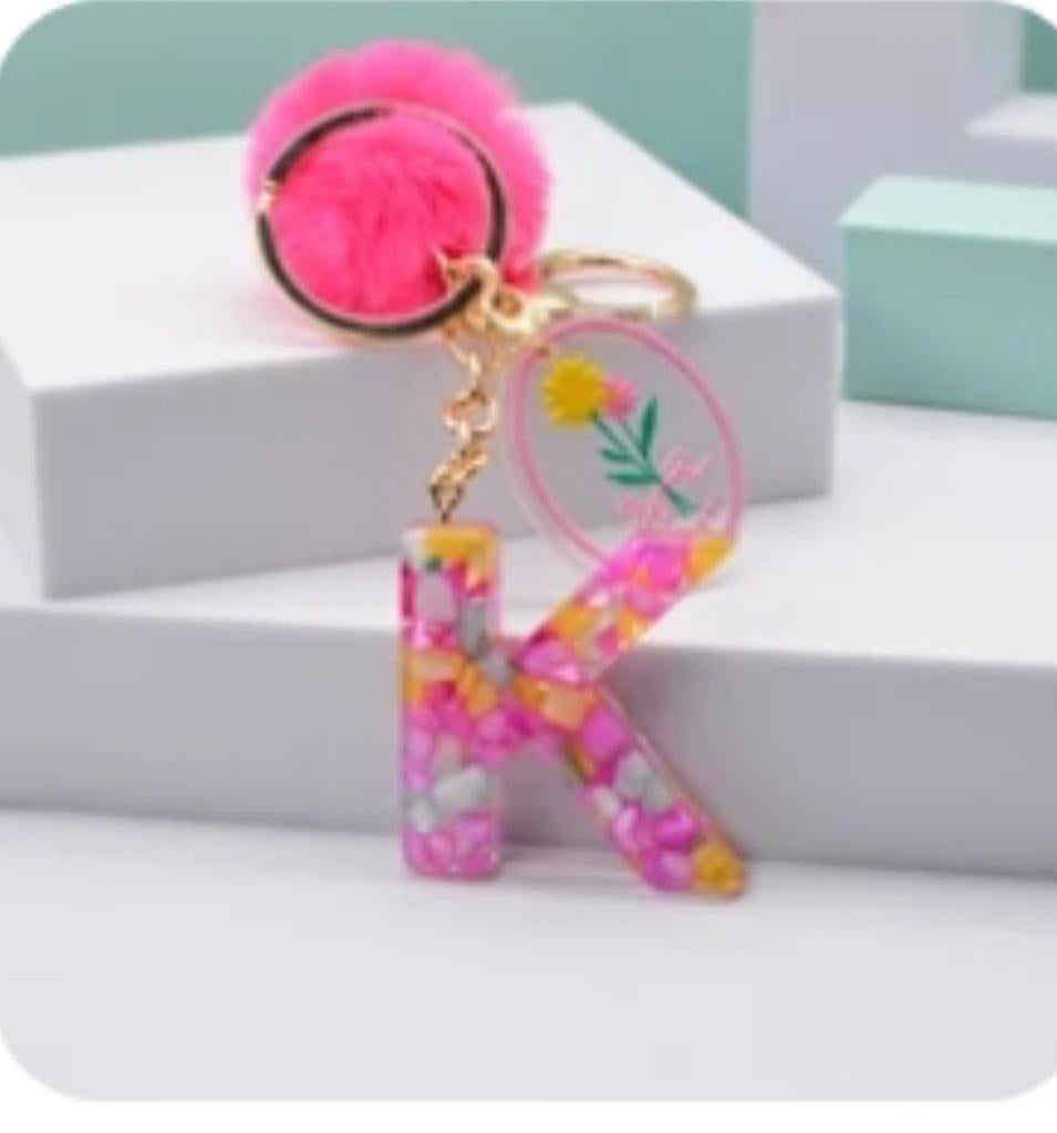 Sleutelhanger met letter K en roze pompon, Ophalen, Nieuw, Overige typen