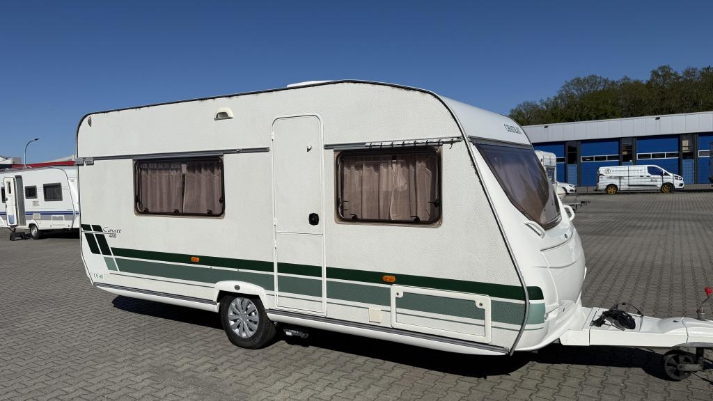 Chateau Caratt 480 KMU bouwjaar 2004 met nieuwe voortent, Caravans en Kamperen, Caravans, Chateau, Dwarsbed, Bedrijf, Treinzit