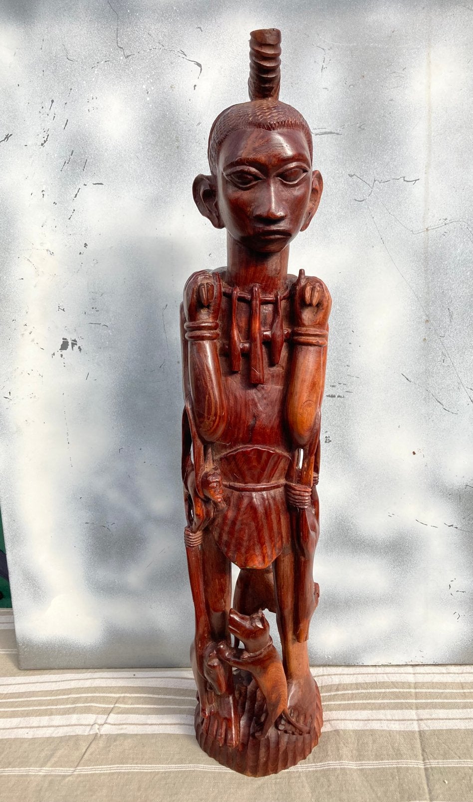 Groot Afrikaans houten beeld jager 56 cm, Houtsnijwerk, Handgemaakt, Hout, Bruin