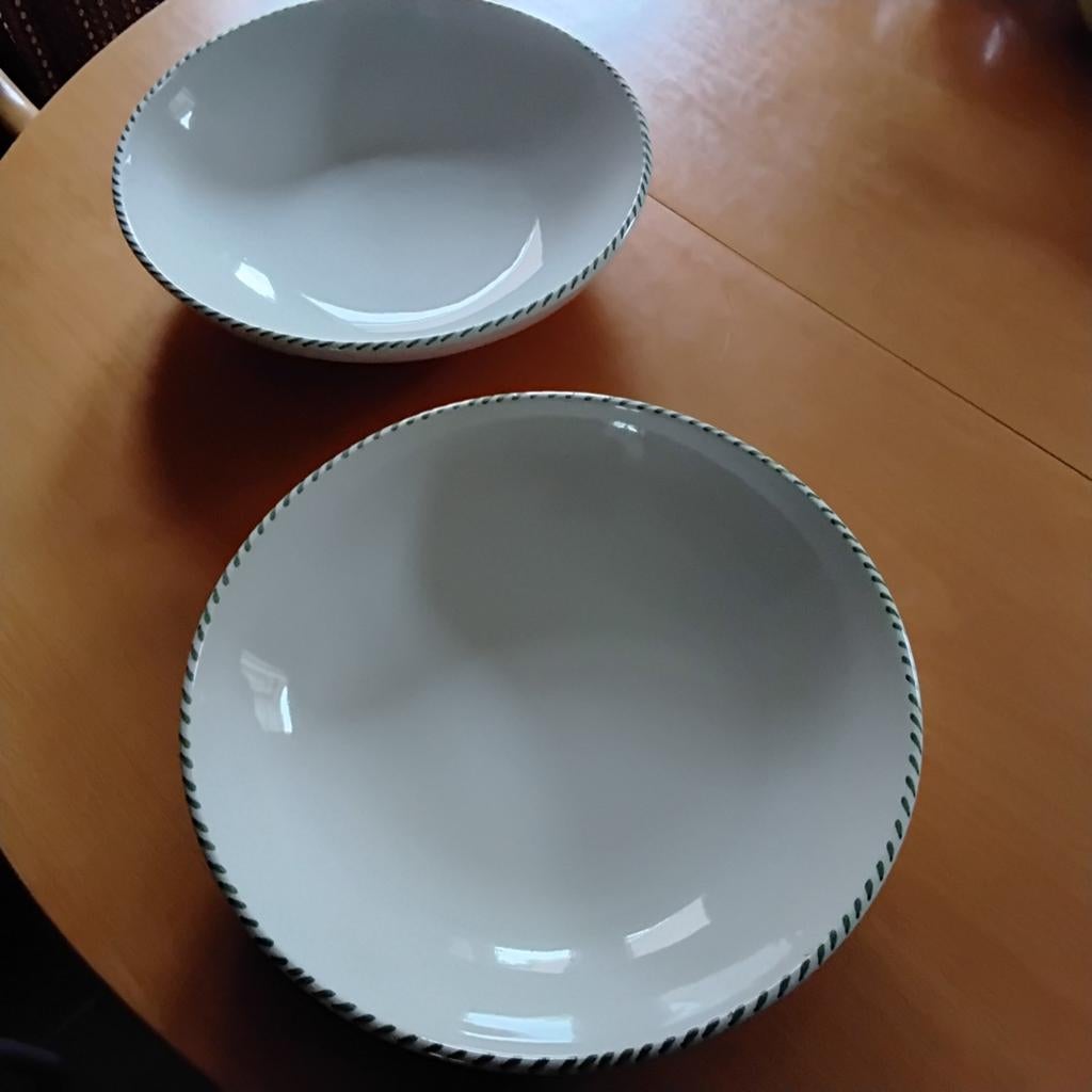 2x  grote pastaschaal, saladeschaal doorsnee 33 cm, Huis en Inrichting, Keuken | Servies, Ophalen of Verzenden, Zo goed als nieuw