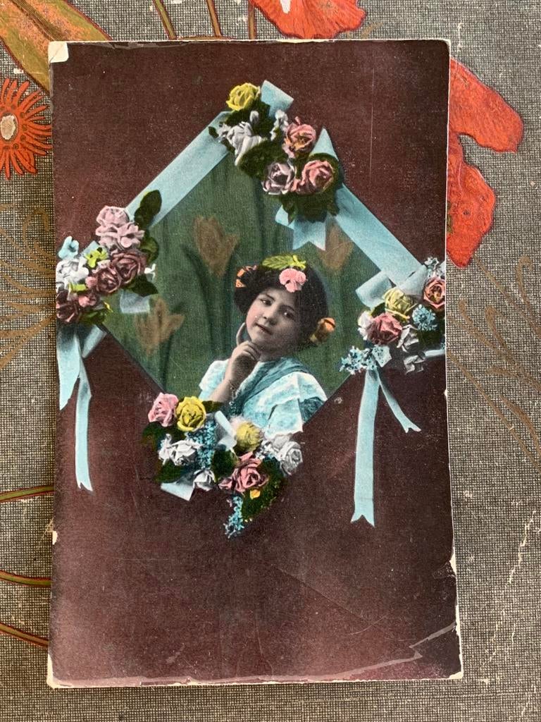 1909 Meisje, blauw lint, bloemen (GG), Ophalen of Verzenden, Voor 1920, Gelopen, Kinderen