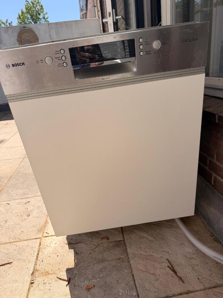 Vaatwasser Bosch half-integreerbaar, Ophalen, Minder dan 85 cm, Zo goed als nieuw, Inbouw