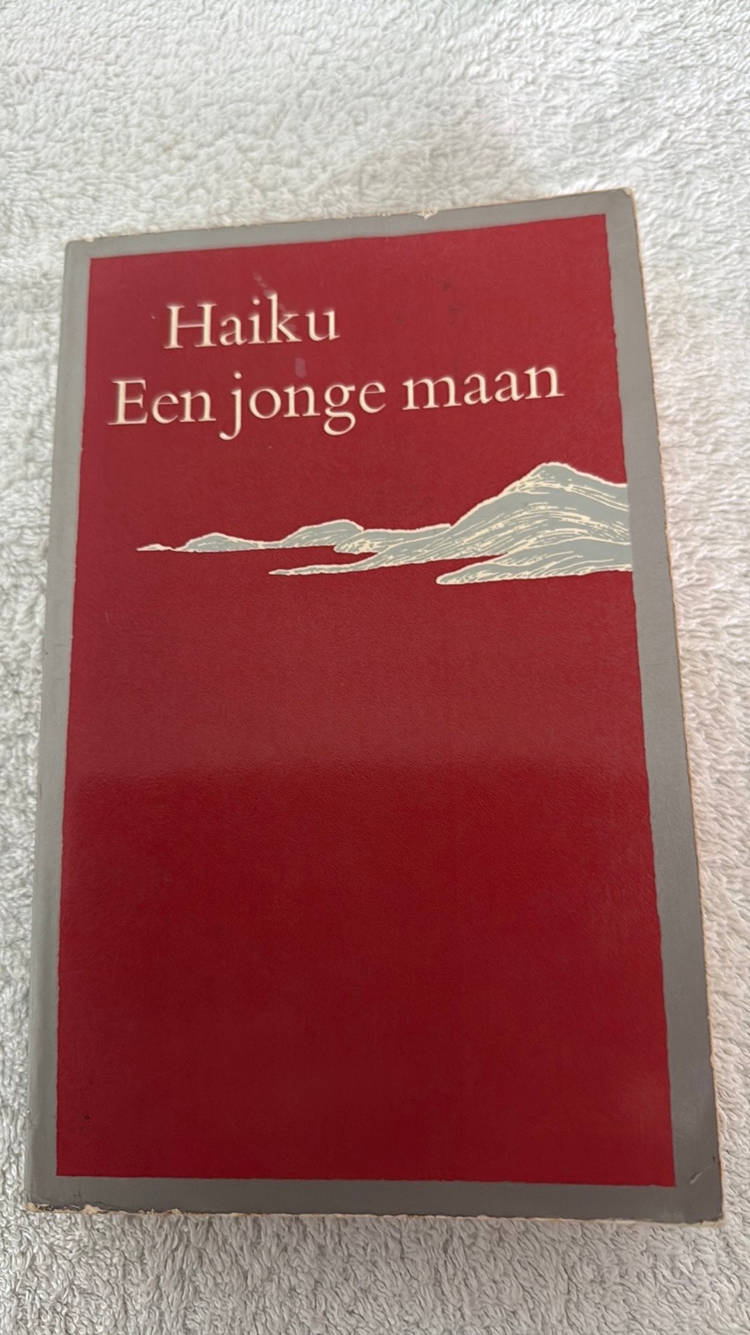 Een jonge maan. Haiku, Ophalen of Verzenden, Zo goed als nieuw
