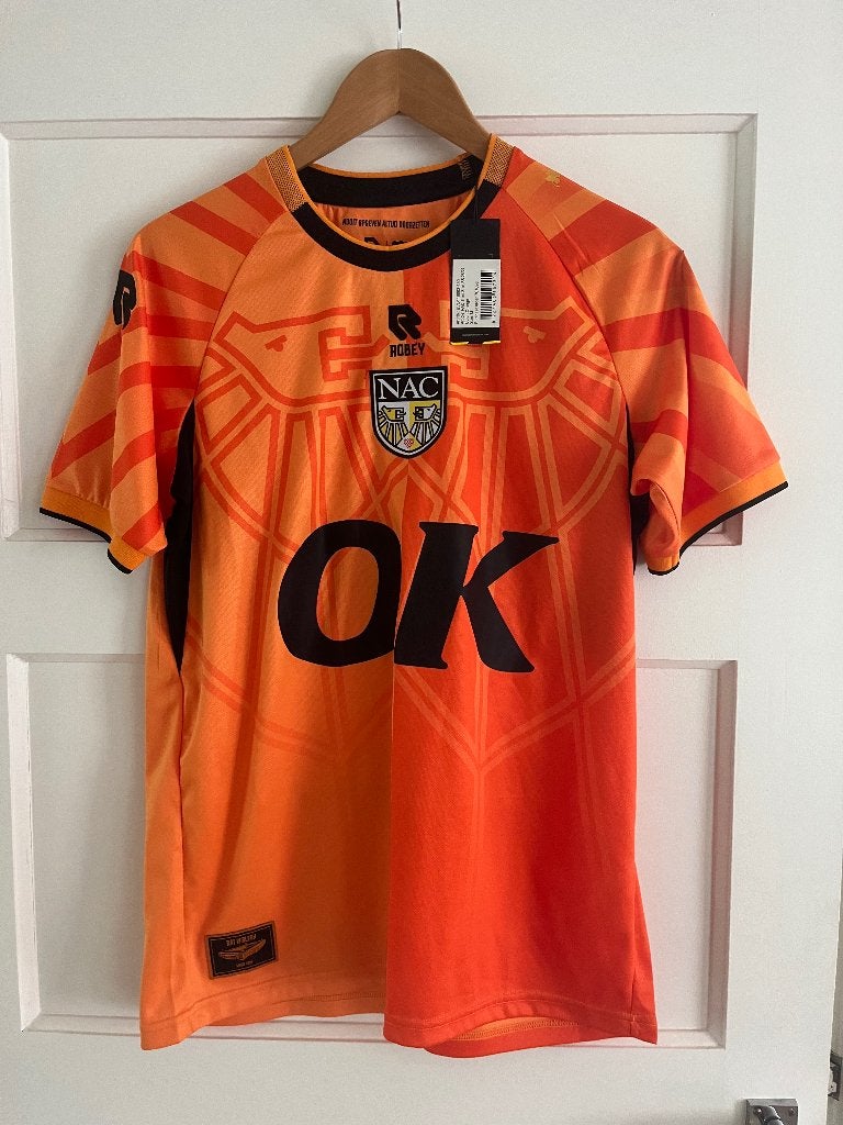 NAC Breda derde shirt, Maat M, Ophalen of Verzenden, Nieuw, Shirt