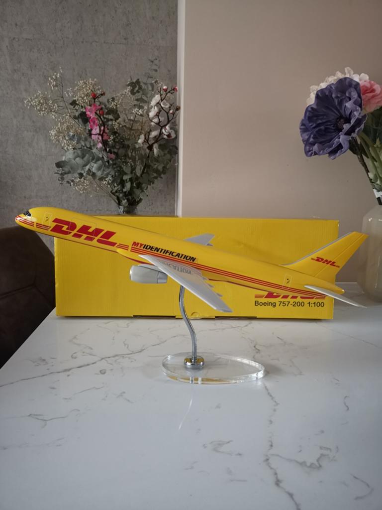 DHL B757-200 'My Identification' livery Lupa 1:100, Overige merken, 1:72 tot 1:144, Nieuw, Ophalen of Verzenden