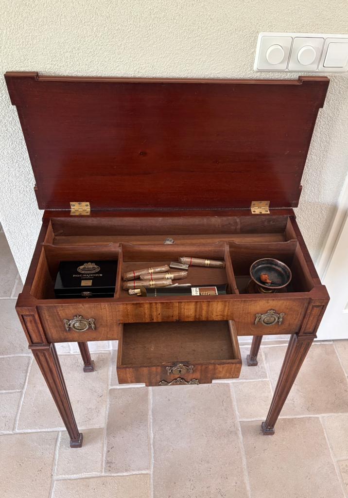 Louis XVI rooktafel tabak pijpkomfoor pijp 18e eeuw, Ophalen