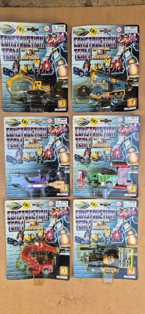 Transformers knock off devastator in afwijkende kleuren., Verzamelen, Transformers, Overige generaties, Ophalen of Verzenden, Nieuw