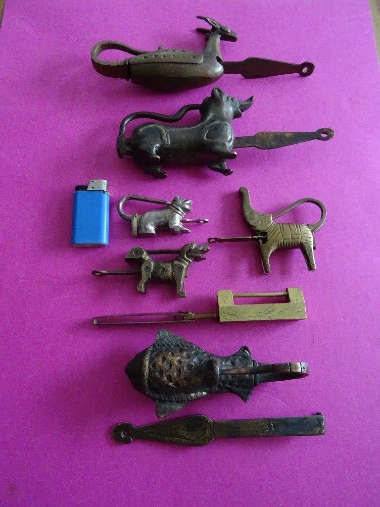 7 OUDE ANTIEKE HANGSLOTEN + SLEUTEL HANGSLOT SLOT SLOTEN, Antiek en Kunst, Ophalen of Verzenden
