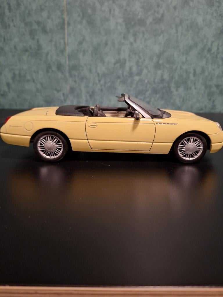 Ford Thunderbird schaalmodel 1:18, Hobby en Vrije tijd, Modelauto's | 1:18, Ophalen of Verzenden