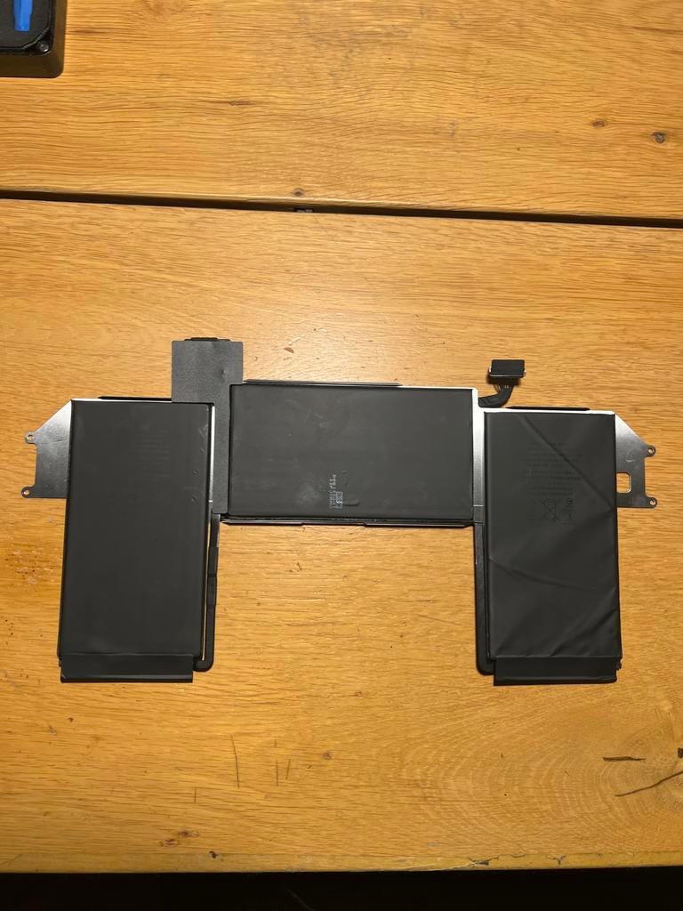 MacBook 2020 Batterij - A2389, Ophalen of Verzenden, Zo goed als nieuw