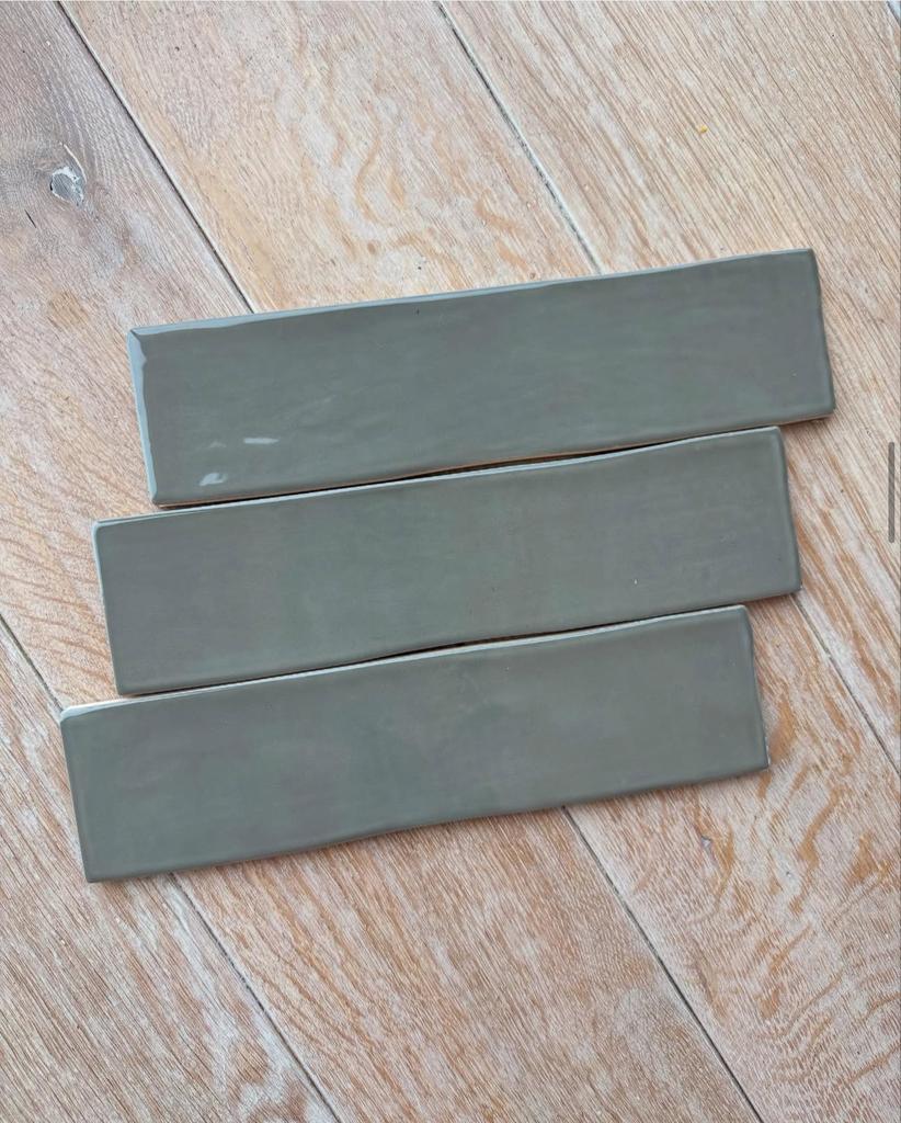 Moss kleurige glanzende tegels 7,5x30, grijze tegeltjes, Nieuw, Ophalen of Verzenden, Minder dan 20 cm, Minder dan 5 m²