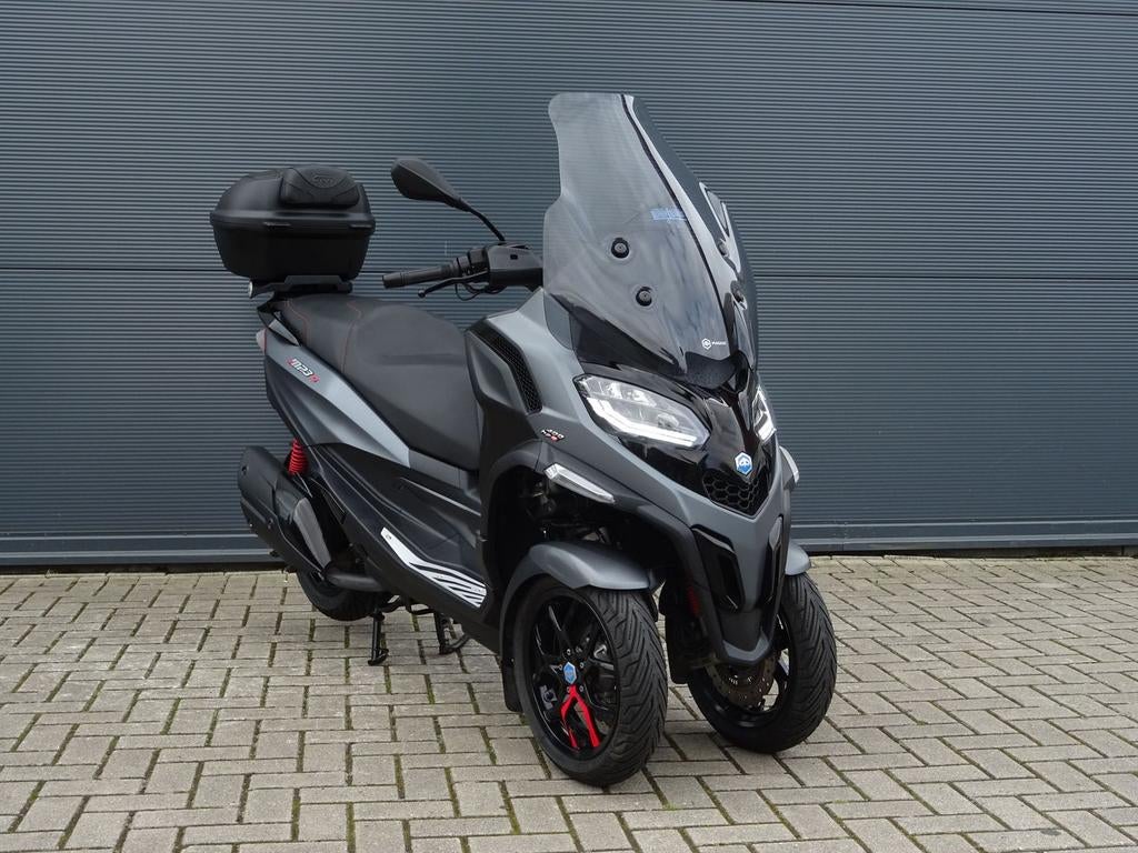 PIAGGIO MP3 400 HPE sport 2023 Topkoffer Handvatverwarming, Motoren, Scooter, Onbekend, 399 cc, Onbekend