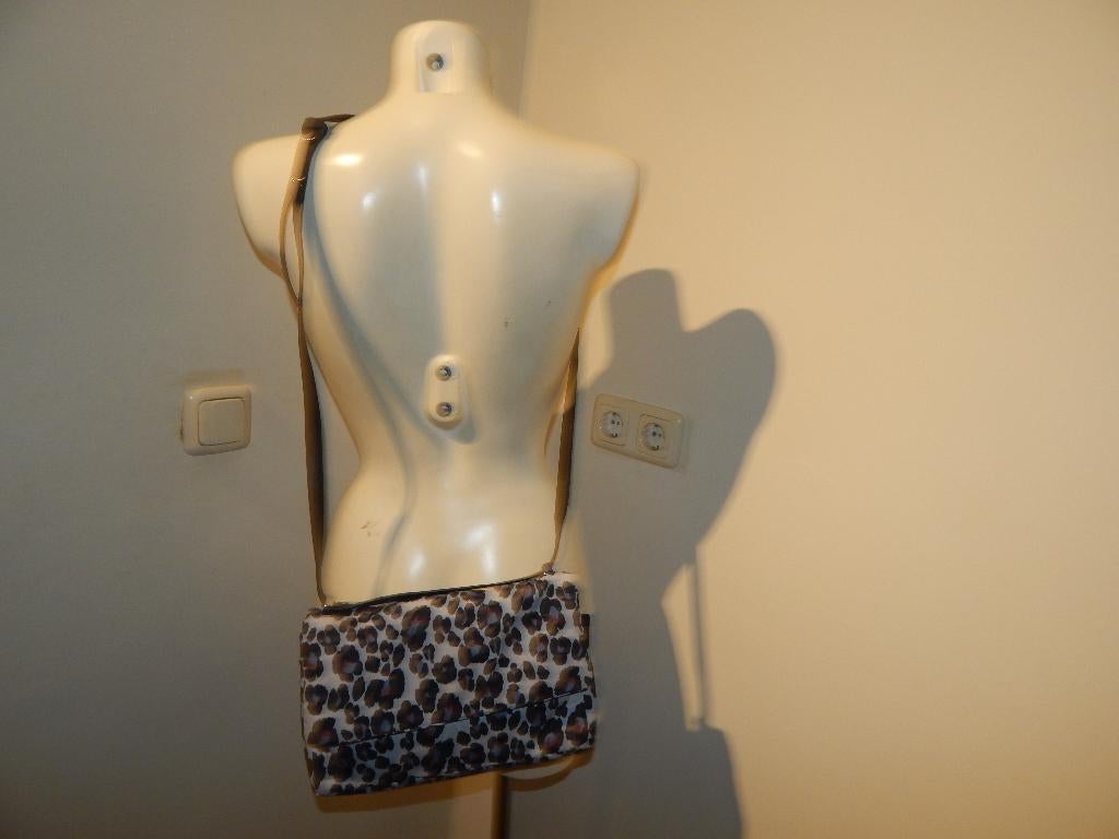 Marccain smaakvolle schouder tas jaguar print met dustbag, Ophalen of Verzenden, Zo goed als nieuw, Overige kleuren, Schoudertasje