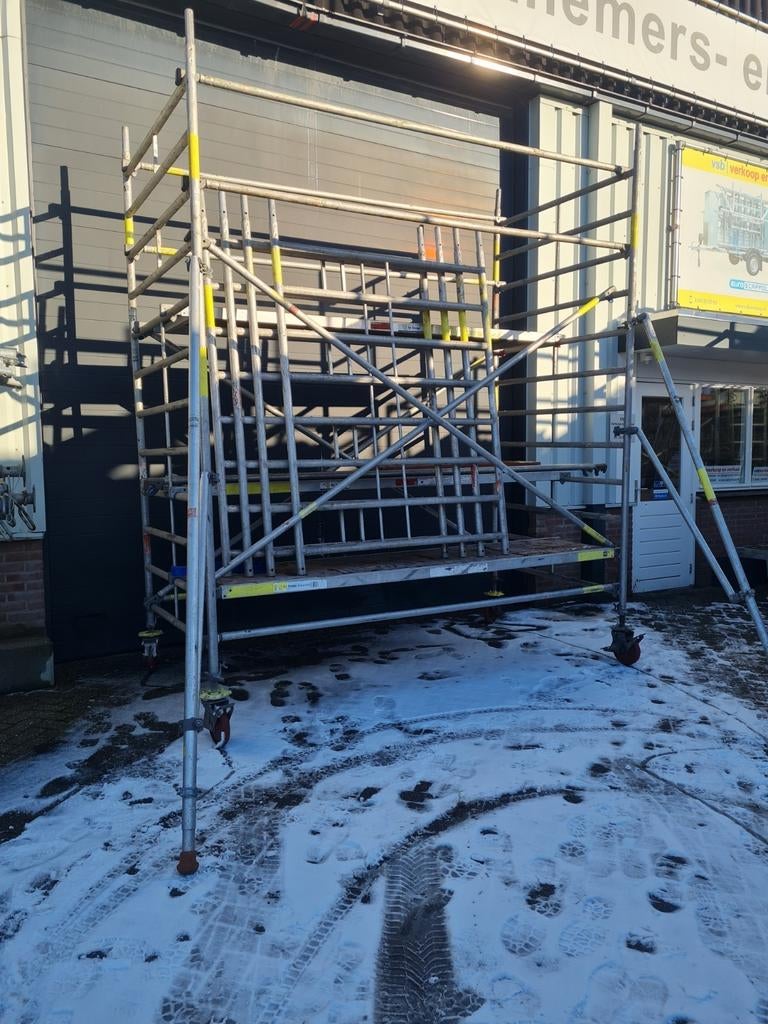 Gebruikte Layher rolsteiger uni 8.40mwh, Ophalen, Zo goed als nieuw, Rolsteiger of Kamersteiger, 5 meter of hoger
