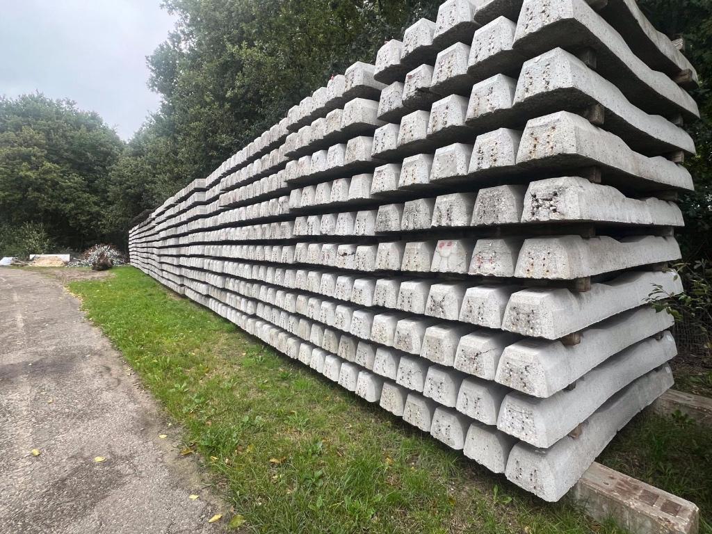 Betonnen Kavelpad / Terreinverharding, Dieren en Toebehoren, Stalling en Weidegang, Platenburg Spoorbielzen, Info@platenburg.com