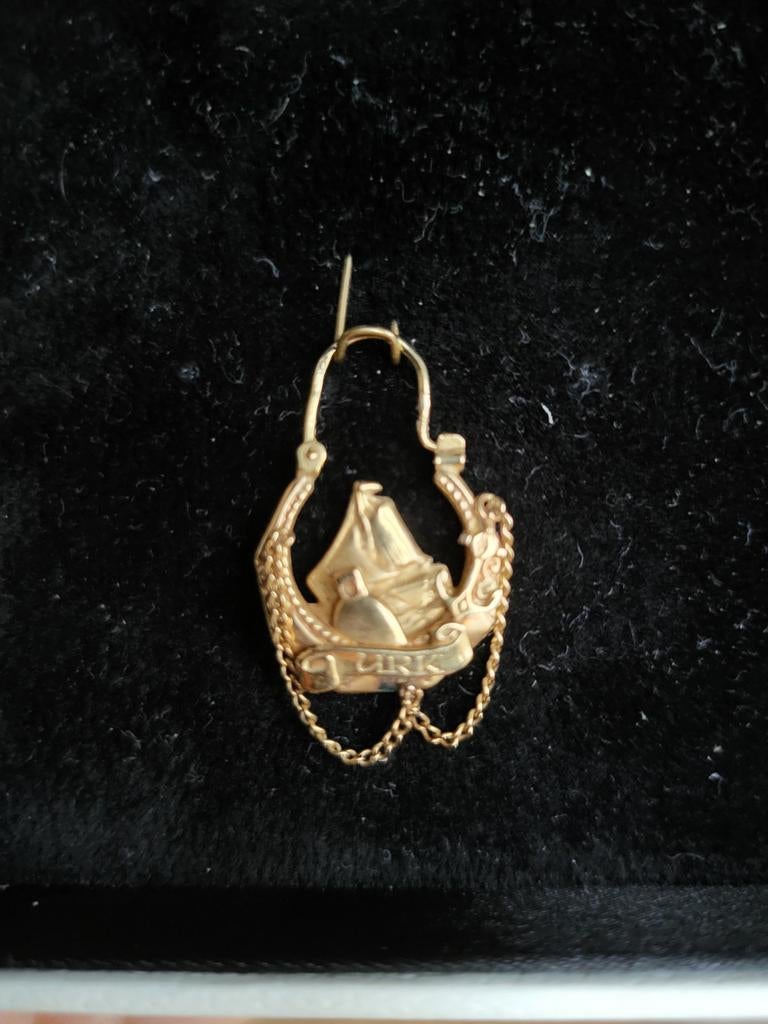 Gouden oorbel met botter, Ophalen of Verzenden, Goud, Pandora