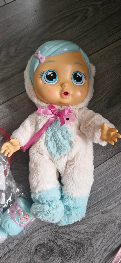 Cry Babies pop - Zo goed als nieuw, Kinderen en Baby's, Speelgoed | Poppen, Ophalen of Verzenden, Zo goed als nieuw, Babypop