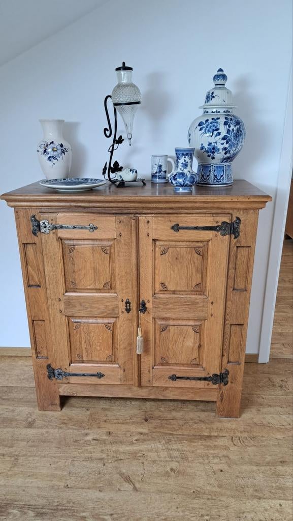 Eiken Broodkast / TV Kast met uittrekbare plank, Huis en Inrichting, Kasten | Dressoirs, Gebruikt, 50 tot 100 cm, 50 tot 75 cm