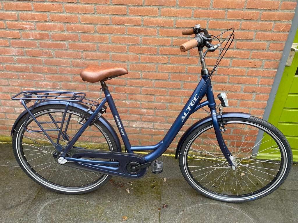 Damesfiets ALTEC 28 inch 3 versnellingen, Fietsen en Brommers, Fietsen | Dames | Moederfietsen, Overige merken, Versnellingen