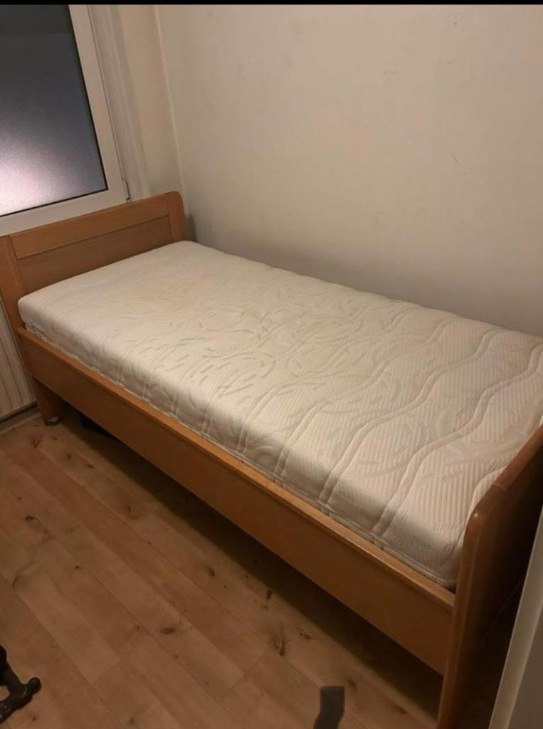 Eenpersoons seniorenbed, Huis en Inrichting, Slaapkamer | Bedden, Ophalen, 90 cm, Eenpersoons, Zo goed als nieuw