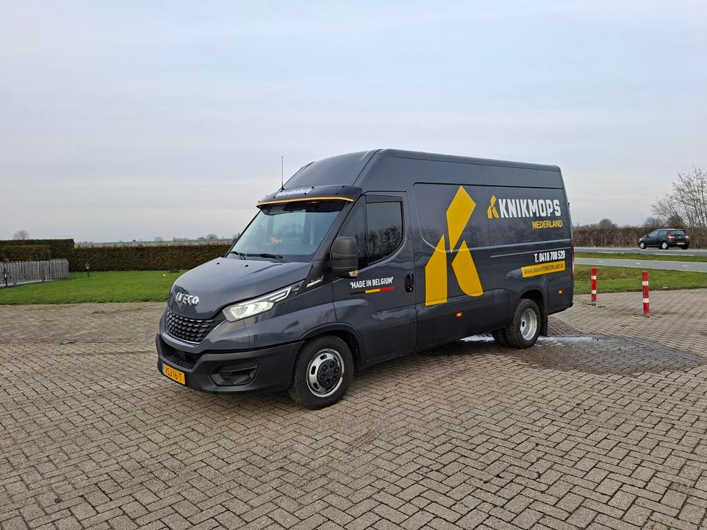 Iveco Daily 35C18 3.0D 132KW 2020 Grijs, Auto's, Automaat, Bluetooth, 4 cilinders, Iveco