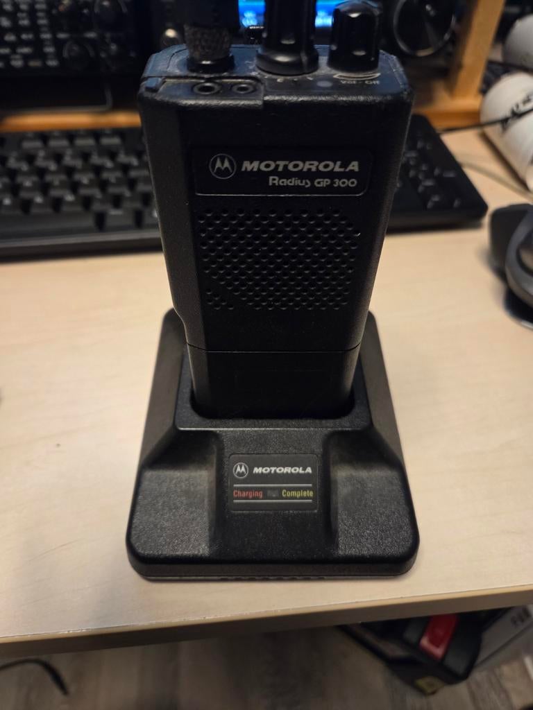 Motorola GP300 portofoon compleet, Ophalen of Verzenden, Gebruikt, Zender en Ontvanger