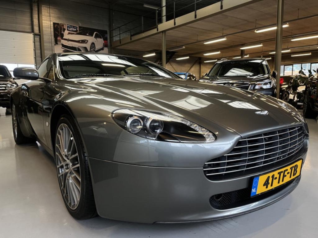 Aston Martin V8 4.3 Vantage 2006 Grijs, Auto's, Aston Martin, 4282 cc, Overige kleuren, Handgeschakeld, 6 km/l