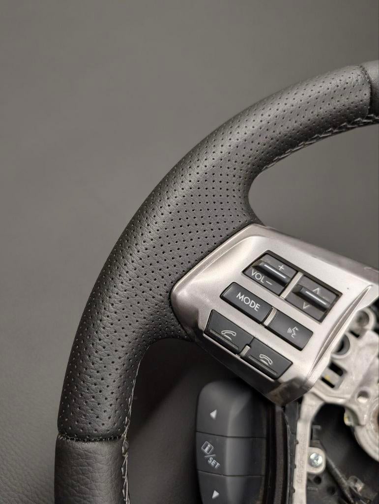Stuurwiel Stuur Subaru forester outback NIEUW BEKLEED, Auto-onderdelen, Besturing, Subaru, Nieuw, Ophalen of Verzenden