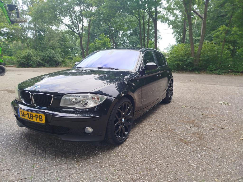 BMW 1-Serie 2.0 118I 2007 Zwart, 1-Serie, 65 €/maand, Achterwielaandrijving, 1995 cc