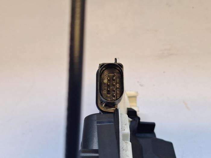 Deurslot Mechaniek 4Deurs links-voor van een Volkswagen UP, Gebruikt, -, -, -
