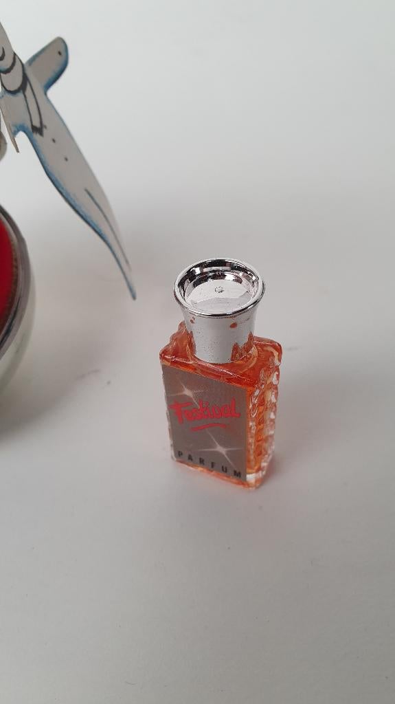 Festival parfum miniatuur in kerstbal, plastic. 1A4, Tweedehands verkoop, Tweedehands verkoop, Gebruikt, Miniatuur
