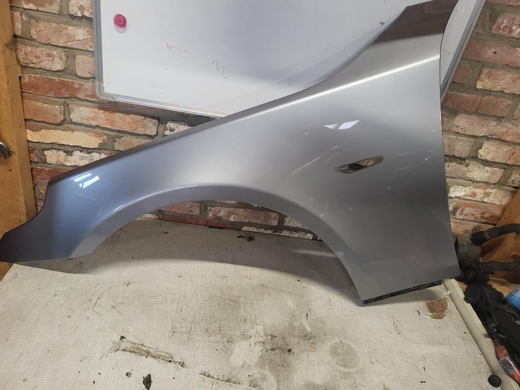 Tekoop bmw e6x spatbord links a08 silvergrou, Auto-onderdelen, Gebruikt, Voor, Bmw, Ophalen of Verzenden