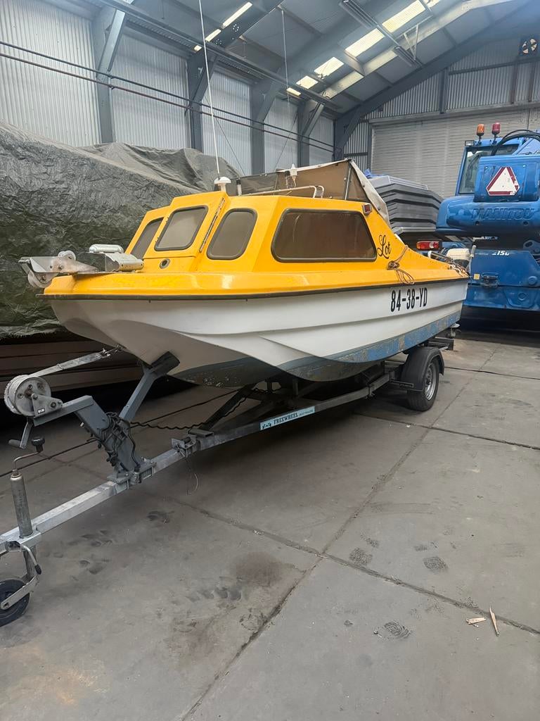 Pilot Visboot. Kajuitboot., Ophalen, Gebruikt, 30 tot 50 pk, 3 tot 6 meter