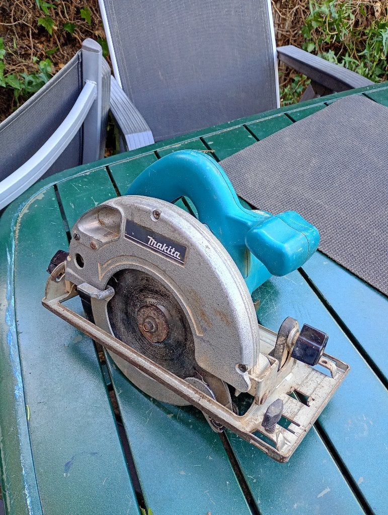 Makita 5603R behuizing met zaagblad, Doe-het-zelf en Verbouw, Gebruikt, Cirkelzaag, 70 mm of meer, Ophalen of Verzenden