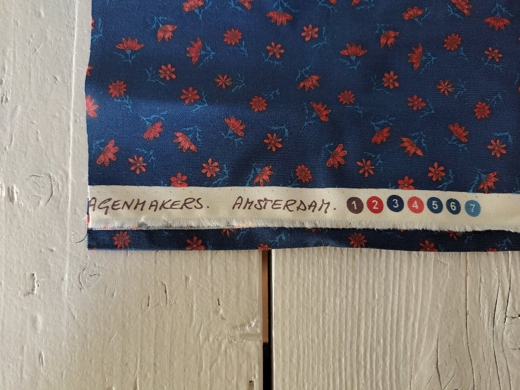 Mooie Den Haan en Wagenmakers quiltstof in blauw/rood, bloem, Meerkleurig, Nieuw, Ophalen of Verzenden, Katoen