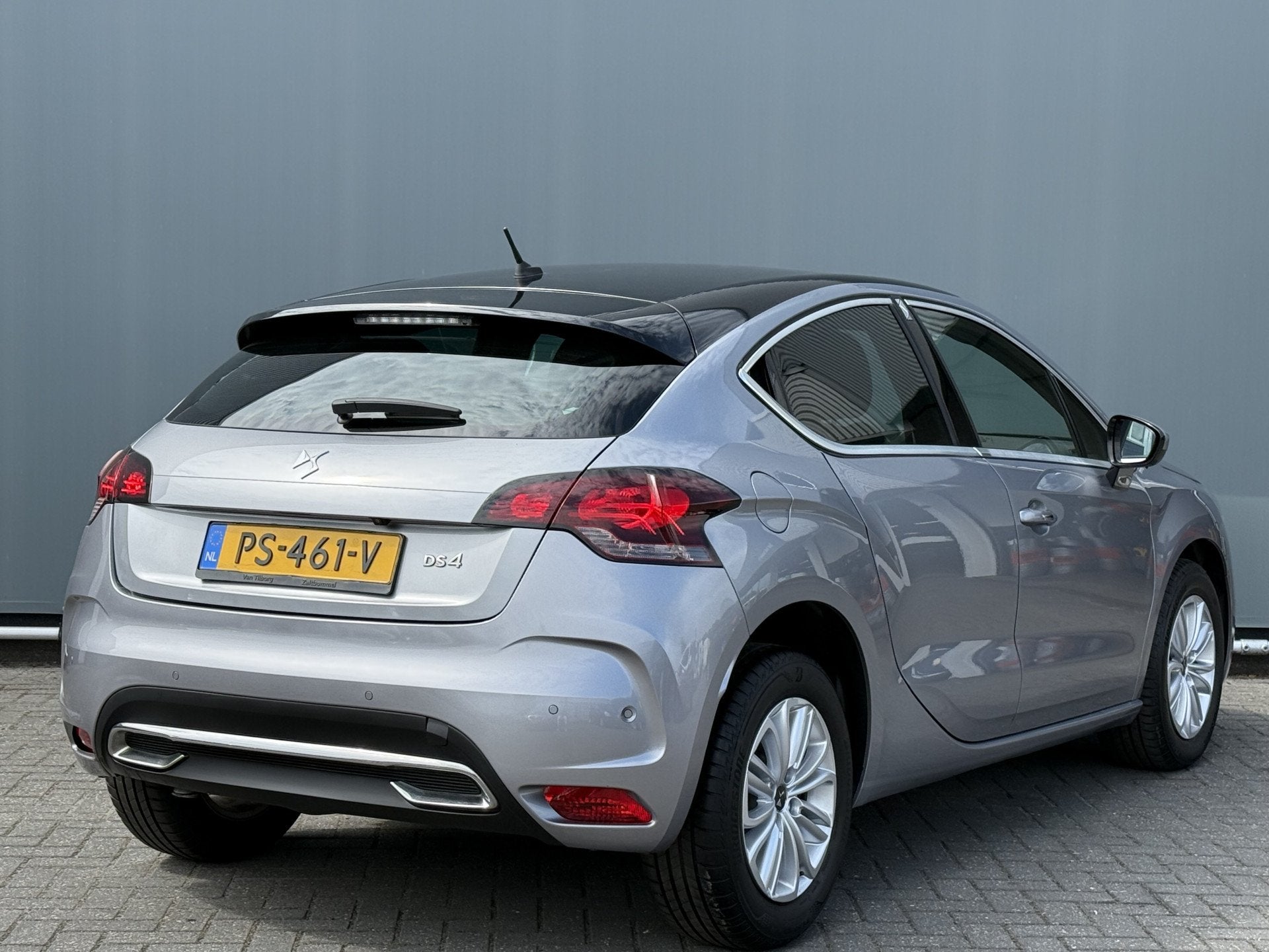 DS DS 4 BWJ 2017 1.2 131 PK Chic | CLIMA | CRUISE | NAVI | C, Auto's, DS, Dealer onderhouden, Gebruikt, 1199 cc, Met garantie (alle)