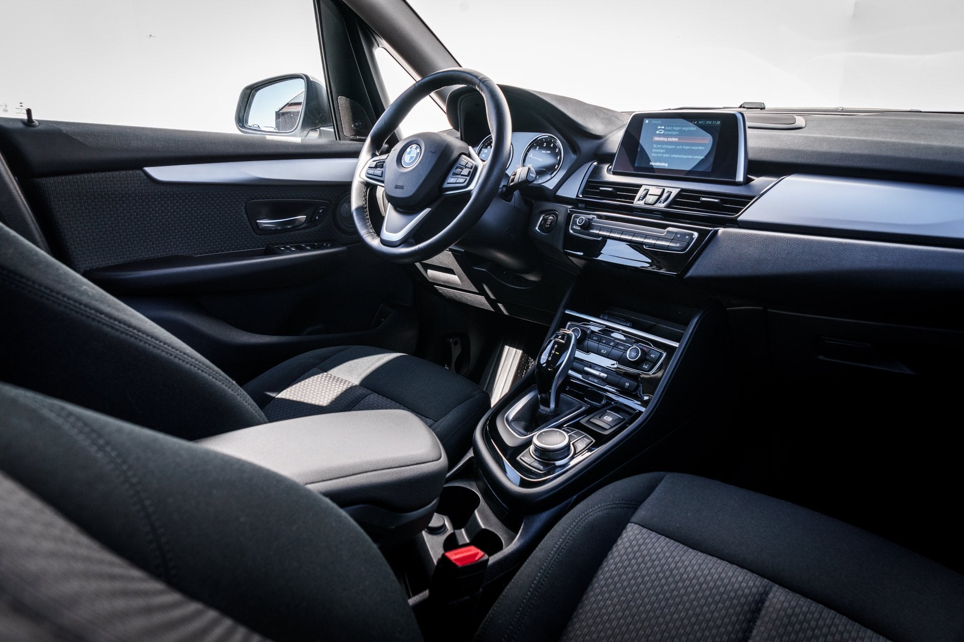 BMW 2 Serie Active Tourer 218i 141 PK Executive | Uniek | Au, Auto's, BMW, Gebruikt, Met garantie (alle), Wit, Origineel Nederlands