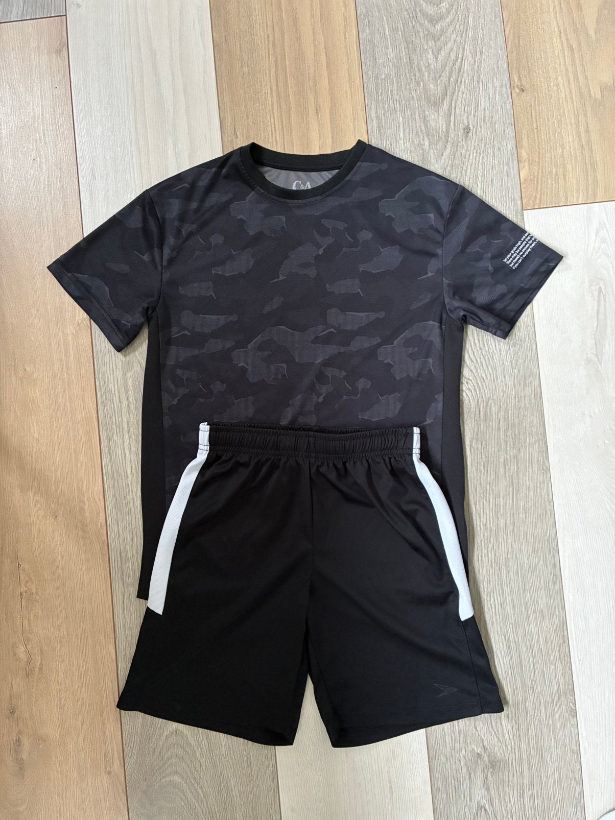 Mooie set voor gym voetbal broekje en shirt C&A / Dutchy 152, Ophalen of Verzenden, Zo goed als nieuw, Jongen of Meisje, Sport- of Zwemkleding