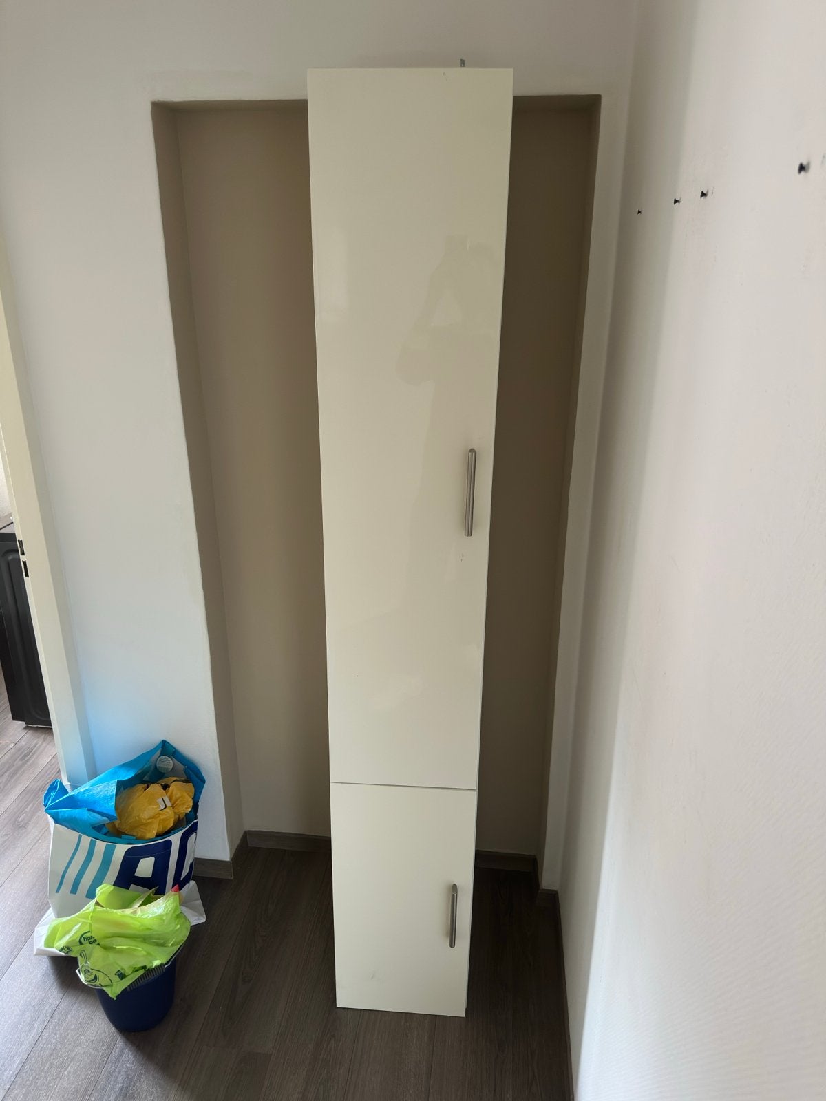 Slanke Badkamerkast - 210x33x36 cm, Huis en Inrichting, Kasten | Overige, Ophalen, Gebruikt