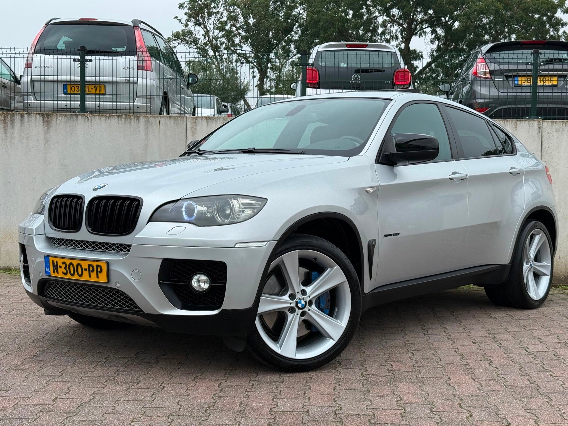 BMW X6 XDrive50i M/V8/408 PK/OPENDAK/LEDER/VIRTUAL/PDC/CAMER, Automaat, Dealer onderhouden, 8 cilinders, Vierwielaandrijving